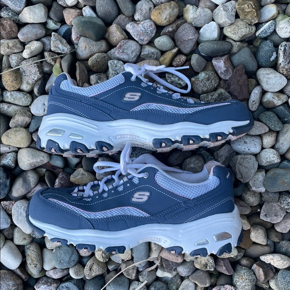Skechers D’Lites Navy and Pink Memory Foam‎ Sneakers - Picture 3 of 10